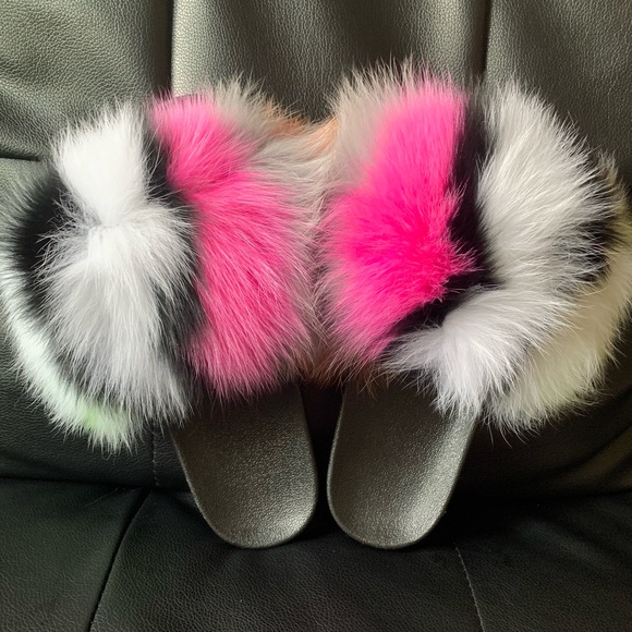 Multicolor Fur Slides - Picture 2 of 3
